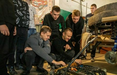 Студенты в Луганске работают над своей версией спорткара "Крым"