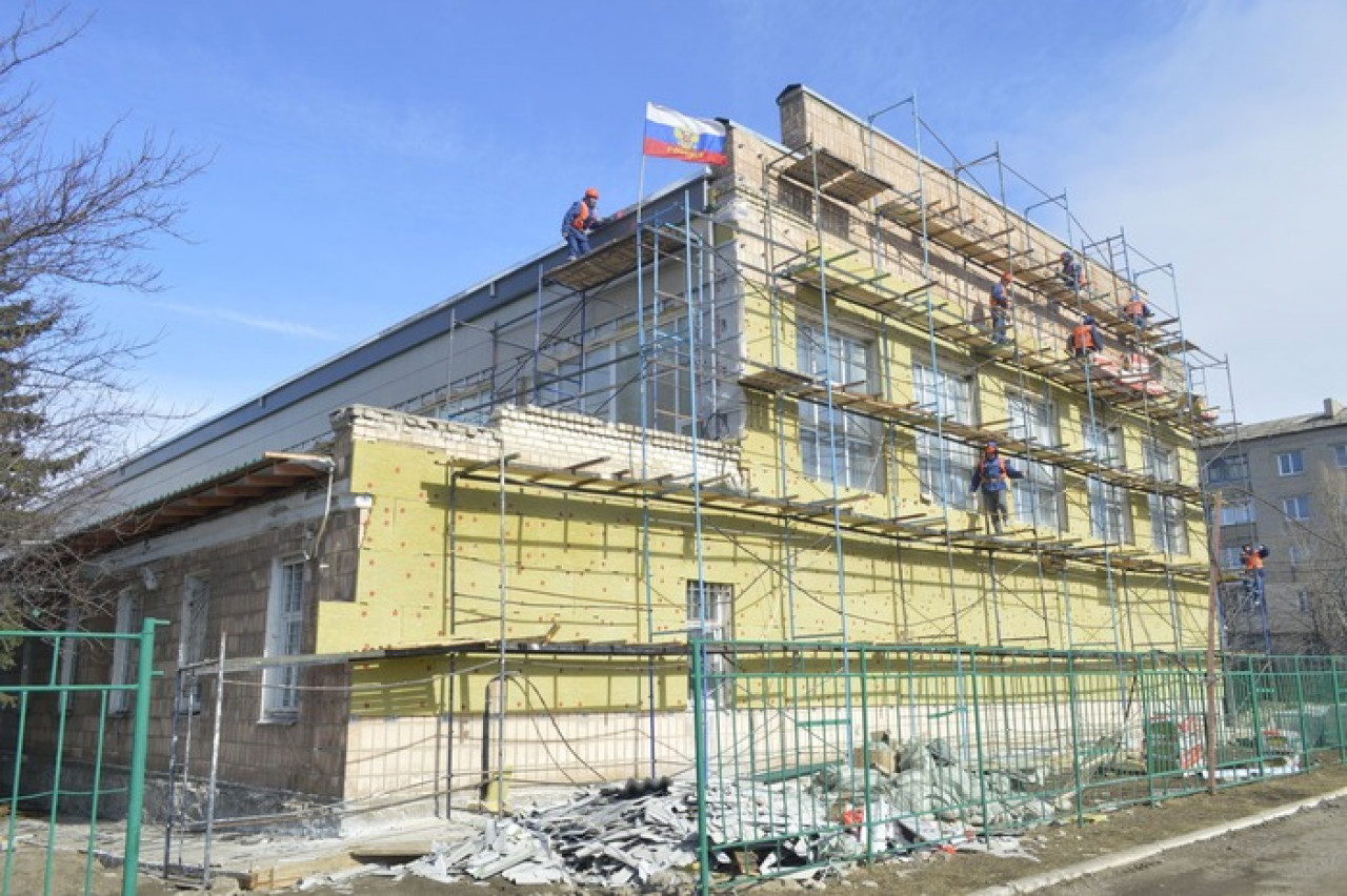 Специалисты из Ульяновска в ЛНР начали ремонт школ, дорог и водовода