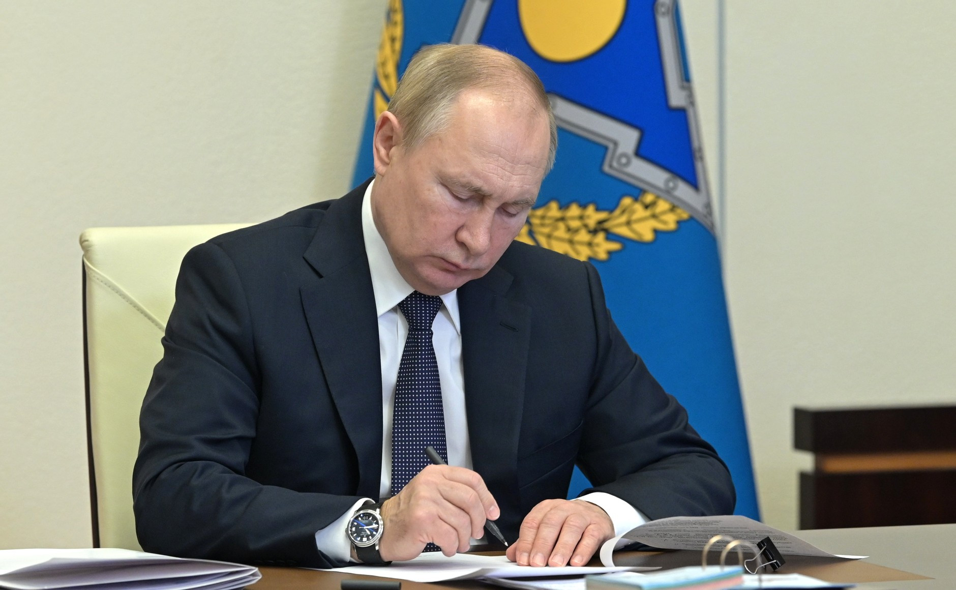 Путин отозвал ратификацию договора о запрете ядерных испытаний