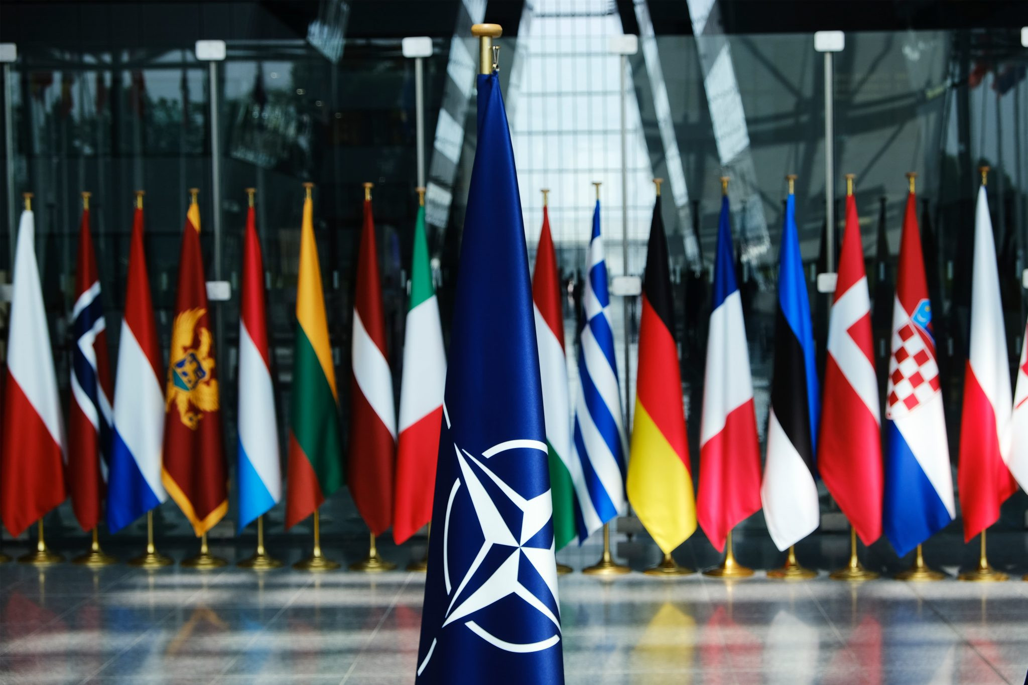 Эксперт: НАТО могут ликвидировать летом