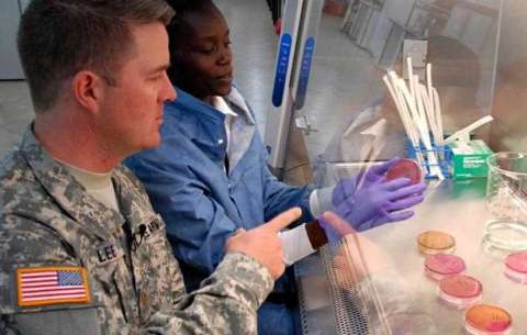 Минобороны РФ заподозрили США в возникновении коронавируса