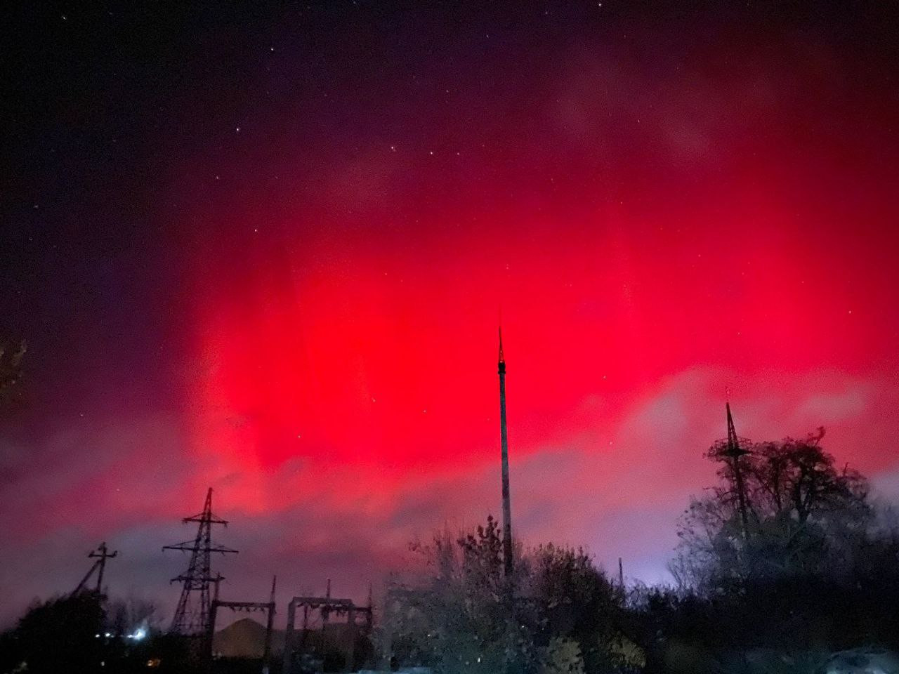Красное небо над Донбассом: знамение или физическое явление
