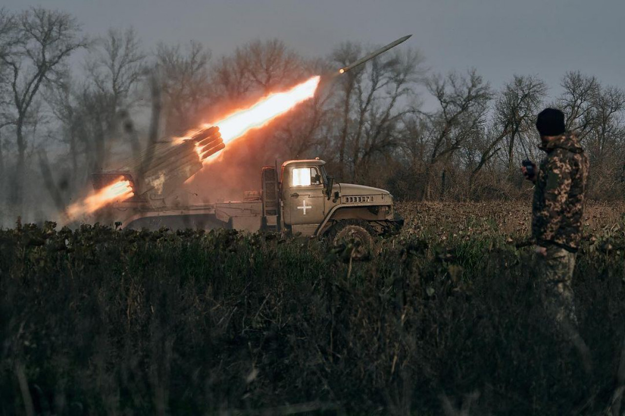 ВСУ перебрасывают иностранную артиллерию к границам ЛНР – Марочко
