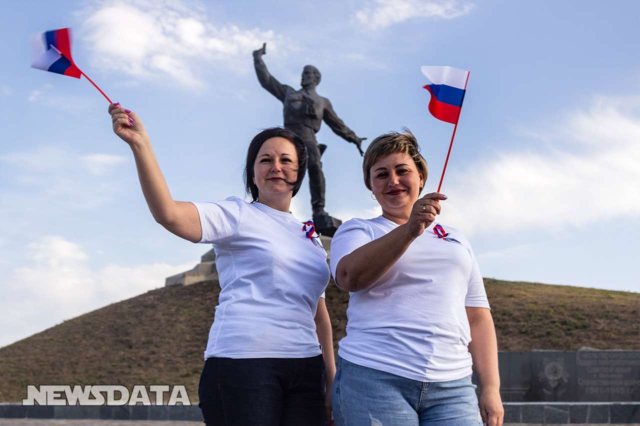 В первый раз под гимн России – в новых регионах начались местные выборы