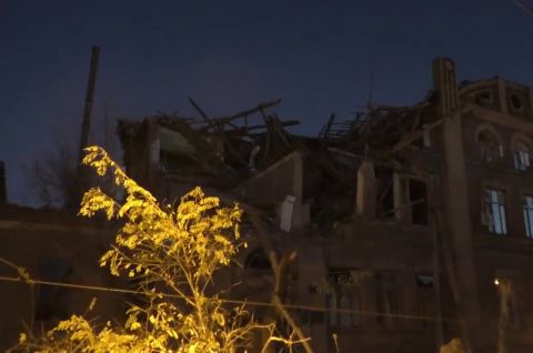 Из-за прямого удара ВСУ по центру Донецка обрушилось здание – множество жертв