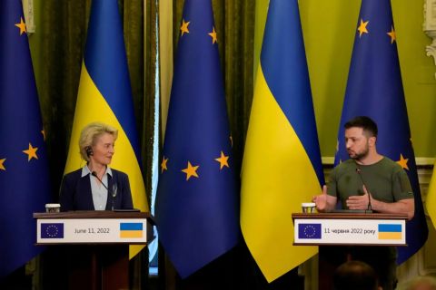 Другие страны принуждают Киев к переговорам с РФ - Данилов