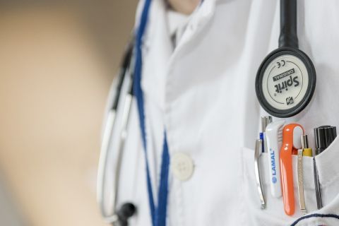 Зарплату медикам на новых территориях будут поднимать до общероссийской