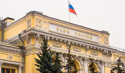 ЦБ запретил банкам наживаться на валютных счетах россиян