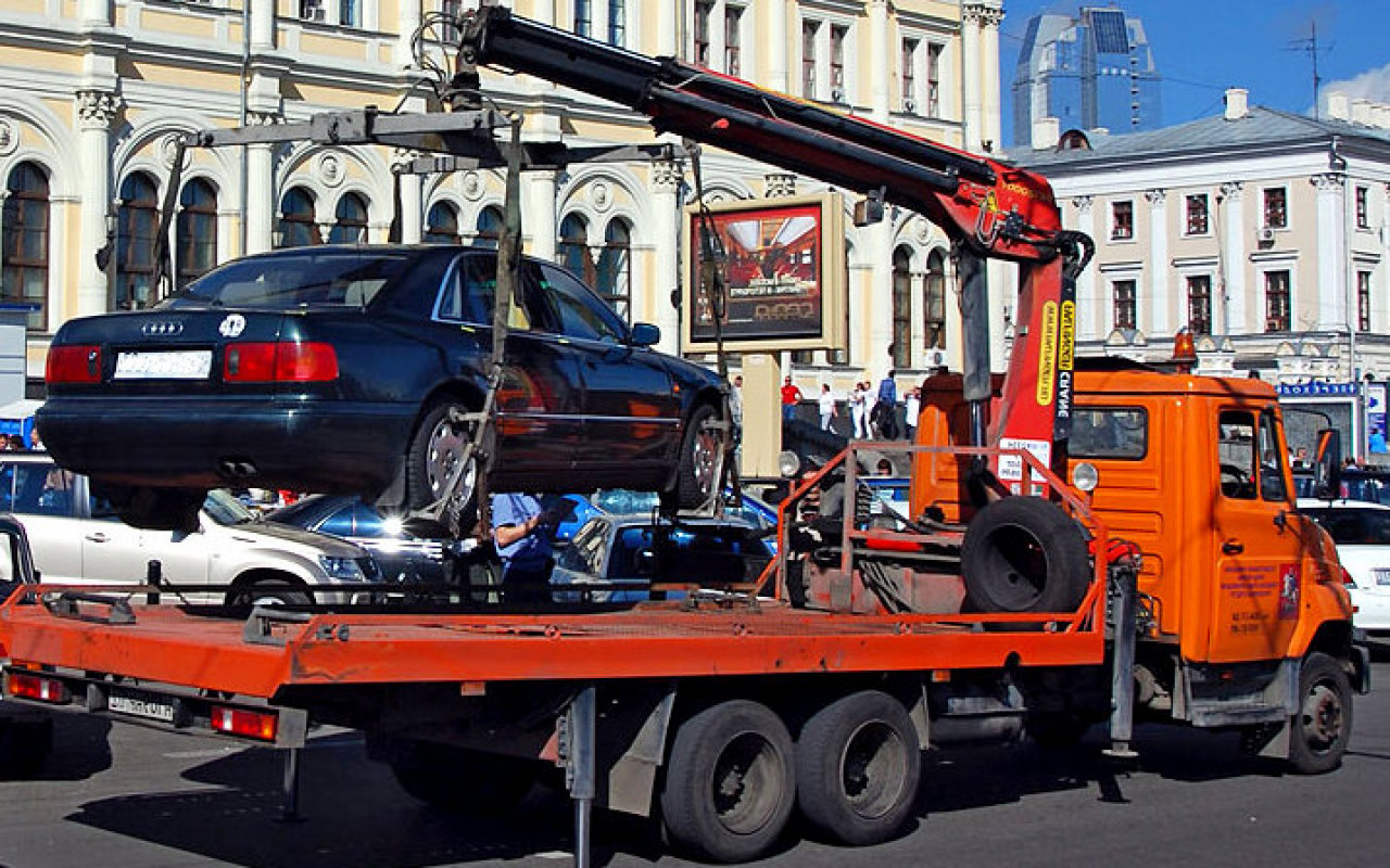 Водителей предлагают предупреждать об эвакуации авто за 10 минут