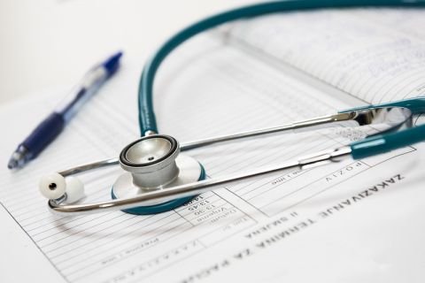 Врач посоветовал, как защититься от летней аллергии  