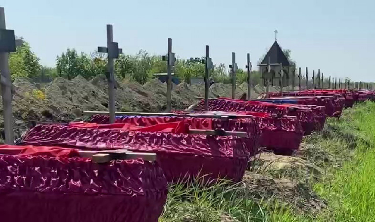 В Луганск доставили из зоны СВО 60 погибших бойцов и перезахоронили с почестями