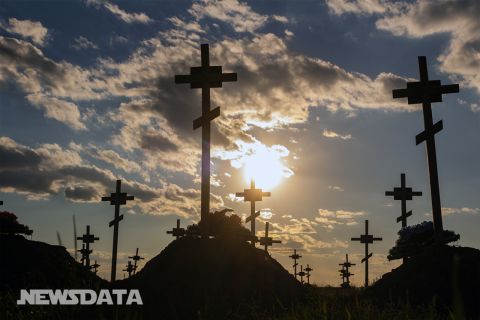 На Западной Украине из-за нехватки мест на кладбищах уничтожают старые могилы для захоронения военных – СМИ США
