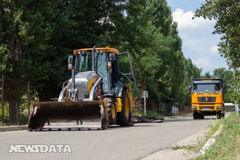 Дорожники отремонтируют более 100 километров трассы между Луганском и Донецком