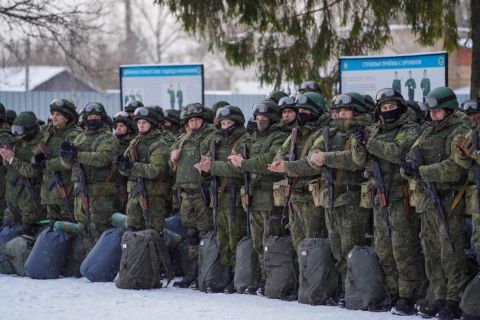 Россия будет шить военную форму сама – закупать за рубежом запретят