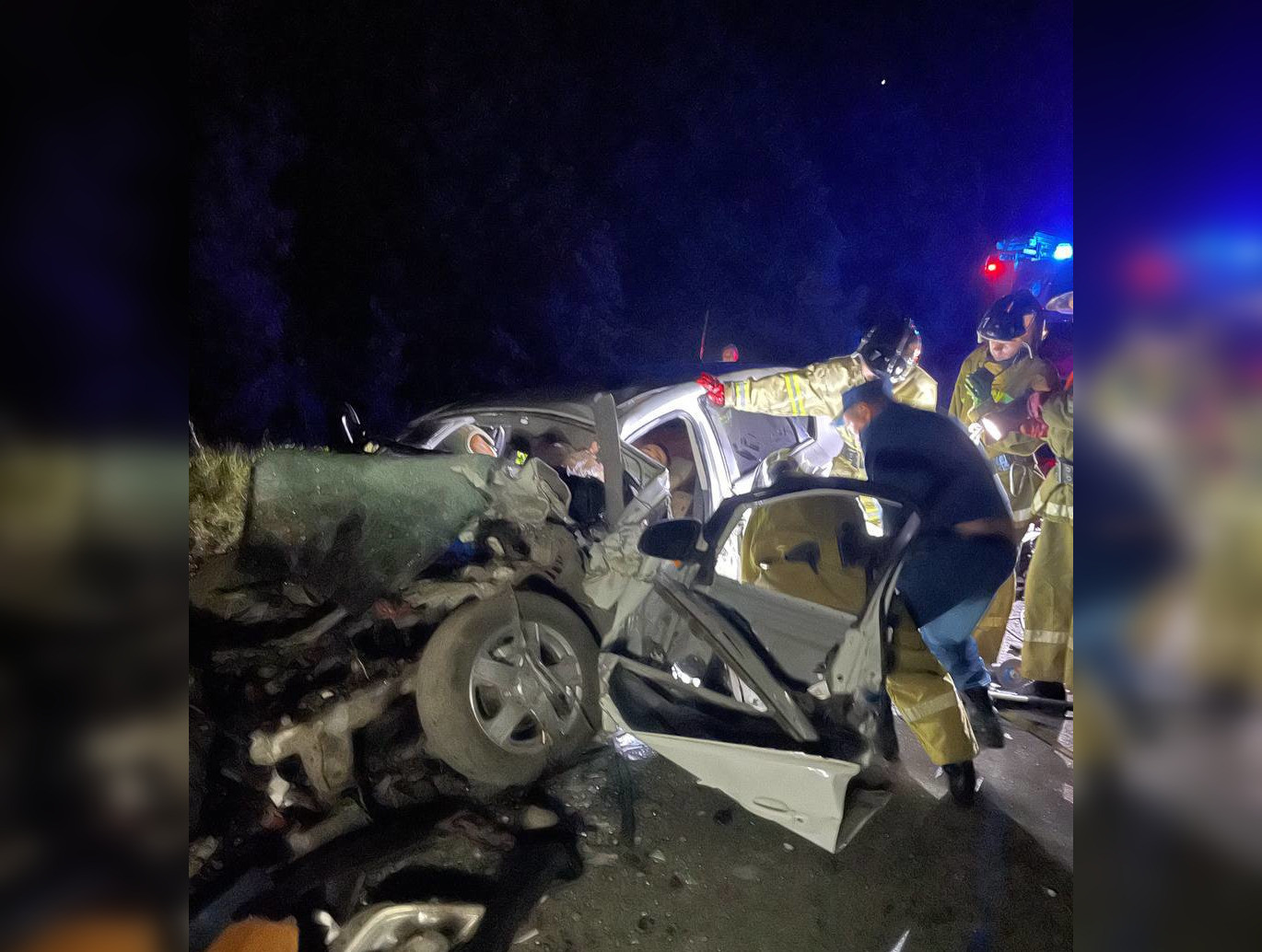 Пять человек погибли в аварии с КамАЗом в ЛНР