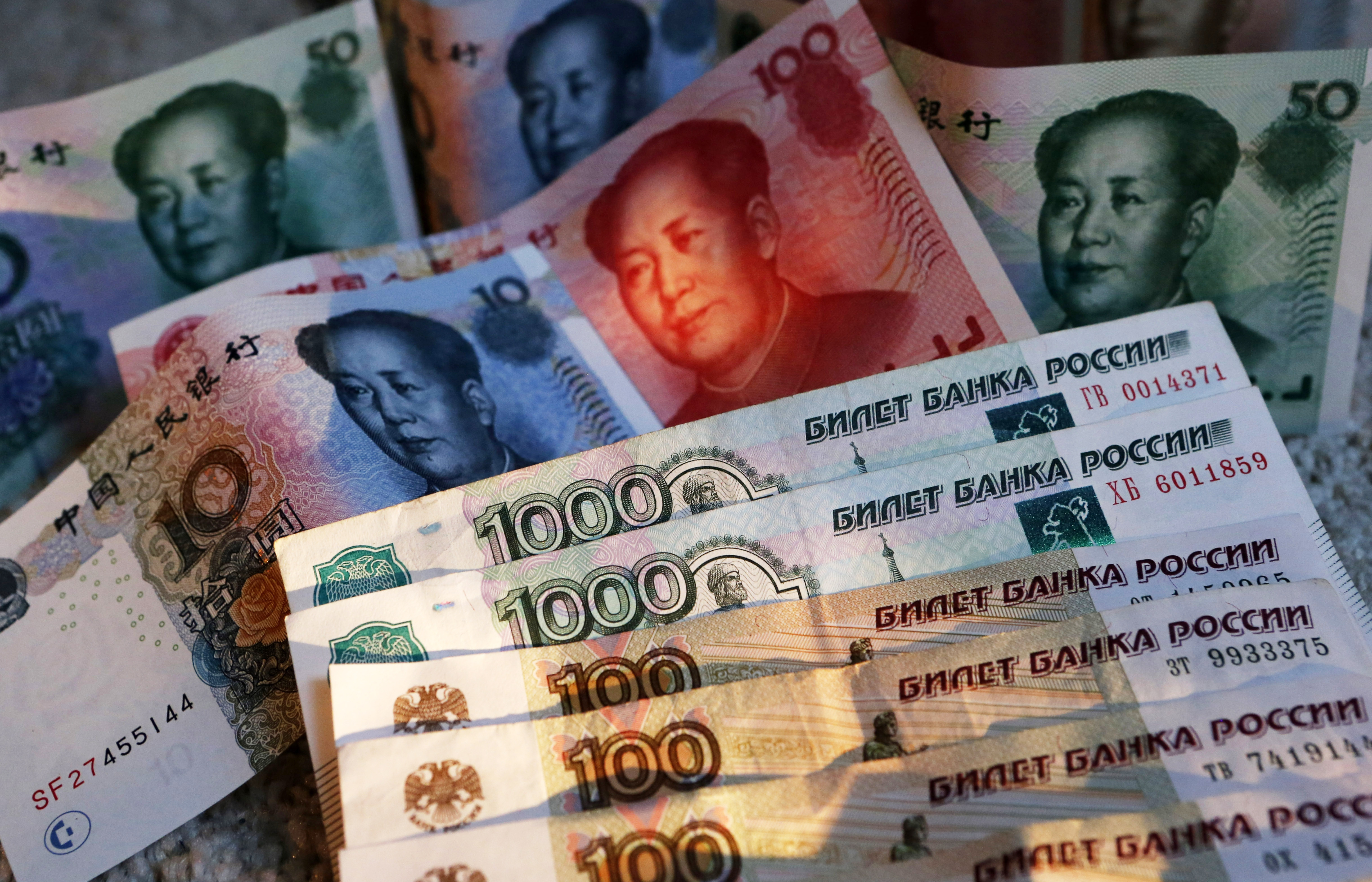 Китай и Россия готовы отказаться от торговли в долларах