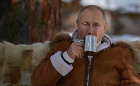 Песков рассказал, как работает Путин