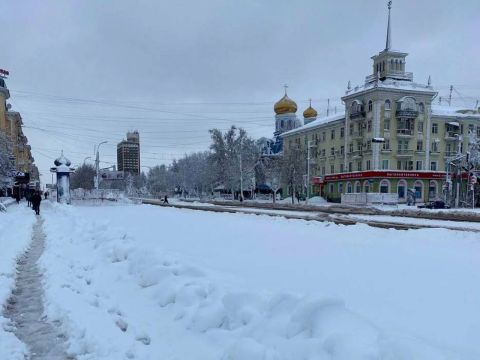 Из-за сильного снегопада в Донбассе произошел коммунальный и транспортный коллапс